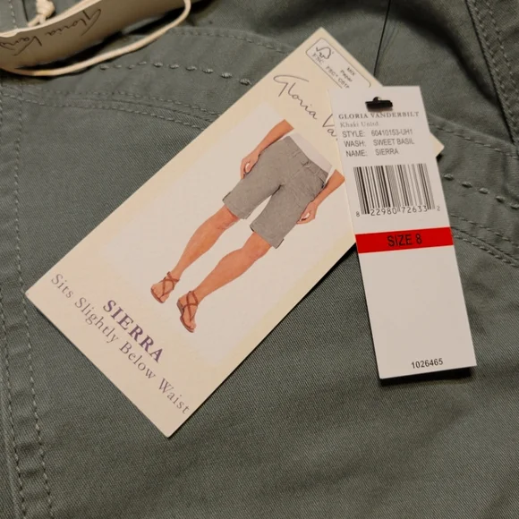 NEW Gloria Vanderbilt Green Bermuda Shorts with Belt - Size 8 - LOWEST PRICE - Picture 3 of 5